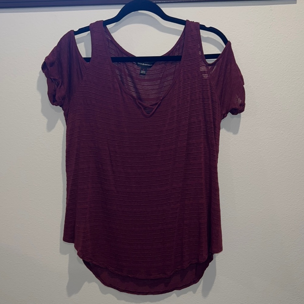 Rock and republic cold shoulder T-shirt. Size large